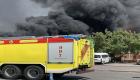 الدفاع المدني في دبي يسيطر على حريق مصنع بجبل علي.. ولا إصابات