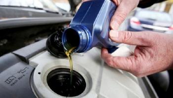 زيت المحرك ضروري لمنع احتكاك الأجزاء الداخلية والتبريد