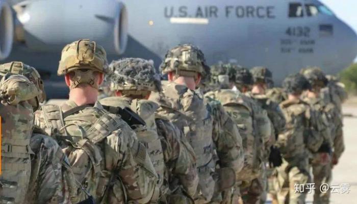 Aéroport de Kaboul : les forces américaines ouvrent le feu… au moins 5 morts