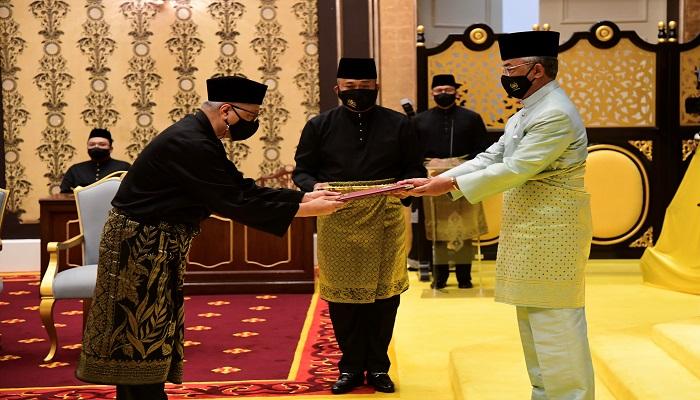 رئيس وزراء ماليزيا الجديد يؤدي اليمين