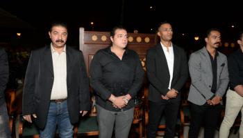 محمد رمضان يتلقى العزاء في والدة زوجته