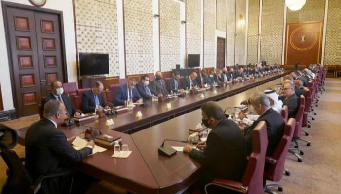 الكاظمي خلال لقائه الوفود الإعلامية المشاركة في قمة بغداد الأقليمية