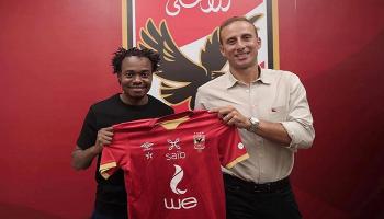 بيرسي تاو لاعب الأهلي المصري