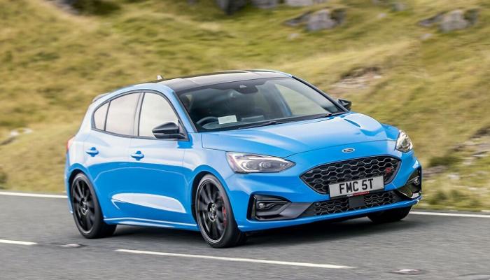 فورد Focus ST Edition الجديدة تتألق باللون الأزرق Nitro