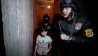 فيديو.. لقطات حقيقية لتحرير طفل المحلة المختطف والقبض على الجناة بمصر