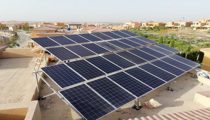 تحول المنازل للطاقة الشمسية يخفف أعباء الكهرباء