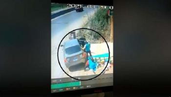 صورة من كاميرا مراقبة ترصد لحظة اختطاف الطفل