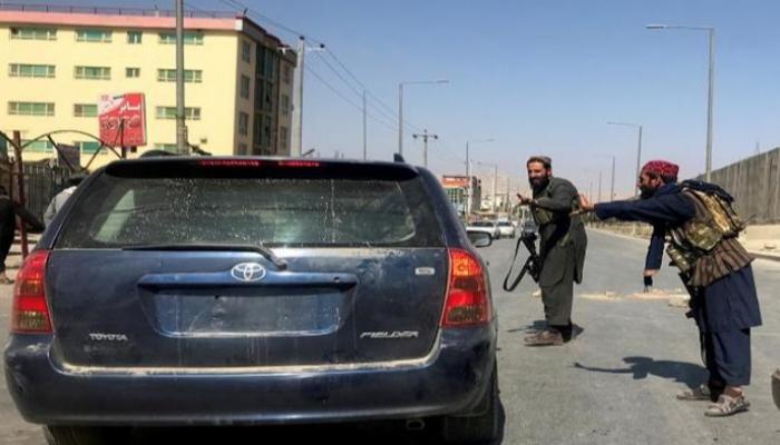 عناصر من حركة طالبان في شوارع كابول- رويترز