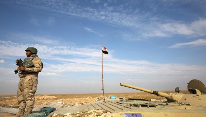 جندي عراقي عند نقطة حرس حدودية