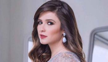 الفنانة ياسمين عبدالعزيز