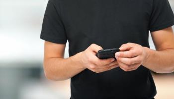 المكالمات التي كان يجريها الشاب طويلة أكثر من اللزوم - أرشيفية