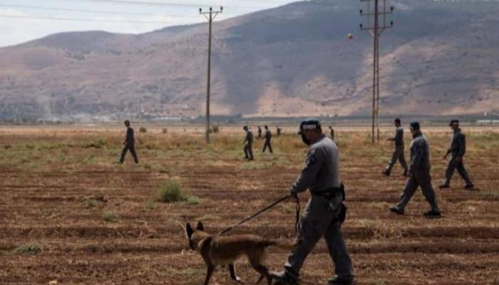 عناصر من الشرطة الإسرائيلية تبحث عن الأسرى الفلسطينيين