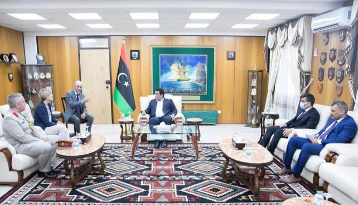 جانب من لقاء المنفي والسفيرة البريطانية في ليبيا (الرئاسي الليبي)