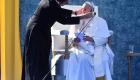 Slovakya Cumhurbaşkanı Chaputova, Papa Francis'i hediyelerle karşıladı