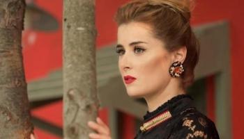 الفنانة عائشة بن أحمد