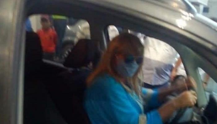 Video.. Lübnan'da bir adam benzin almak için kadın kılığına girdi