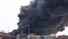 صور.. حريق هائل يلتهم ميناء الشحر شرق اليمن