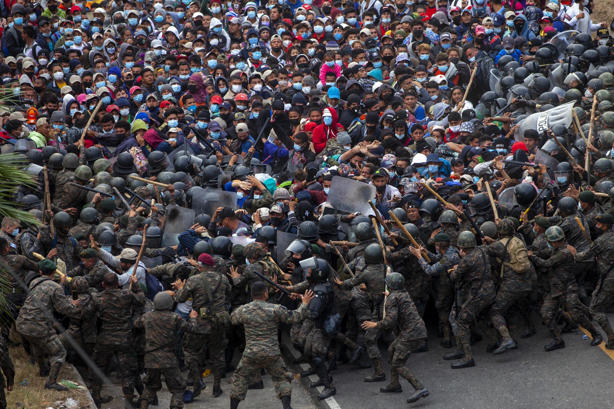 درگیری مهاجران هندوراسی با سربازان گواتمالایی
