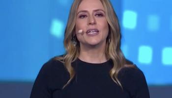 الممثلة إيتزيار إيتونو 