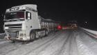 حالة صعبة.. الثلوج تحاصر عشرات الشاحنات في تركيا