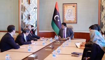 جانب من لقاء رئيس المجلس الرئاسي المنفي والسفير الإيطالي