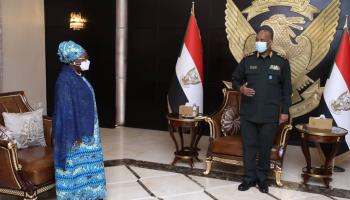 البرهان يستقبل السكرتيرة التنفيذية لمنظمة أجهزة الأمن والمخابرات الأفريقية 