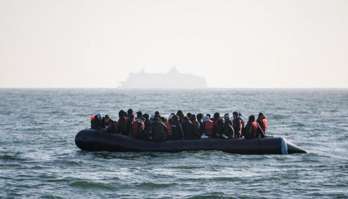 Des migrants refusent d’être secourus par des gardes-côtes grecs en mer Ionienne