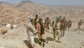 عناصر من القوات الجنوبية في الخط الأمامي بجبهة يافع