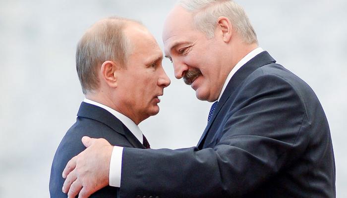 Le président bélarusse, Alexandre Loukachenko et Poutine