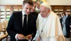 Macron a-t-il offert au pape un livre volé par les nazis?