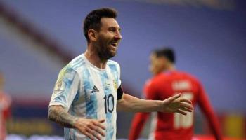 ليونيل ميسي قائد منتخب الأرجنتين