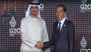 الشيخ محمد بن زايد آل نهيان يصل مقر قمة العشرين والرئيس الإندونيسي بمقدمة مستقبليه