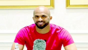 علي الحبسي حارس مرمى منتخب عمان السابق