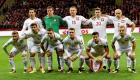 بأغرب حراسة.. منتخب بولندا يبدأ رحلته إلى قطر قبل كأس العالم (فيديو)