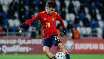 بيدري لاعب وسط منتخب إسبانيا