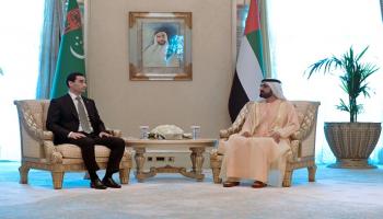 الشيخ محمد بن راشد آل مكتوم خلال لقاء رئيس تركمانستان 
