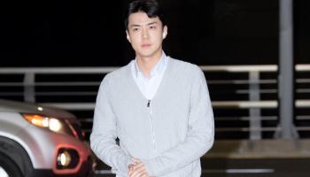النجم الكوري الجنوبي سيهون عضو فرقة EXO 