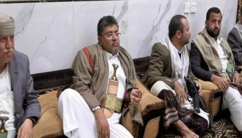 محمد علي الحوثي مجتمعا بقيادات المليشيات في إب