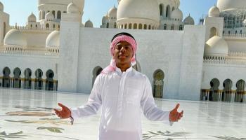 اليوتيوبر الأمريكي الشهير سبيد في جامع الشيخ زايد الكبير