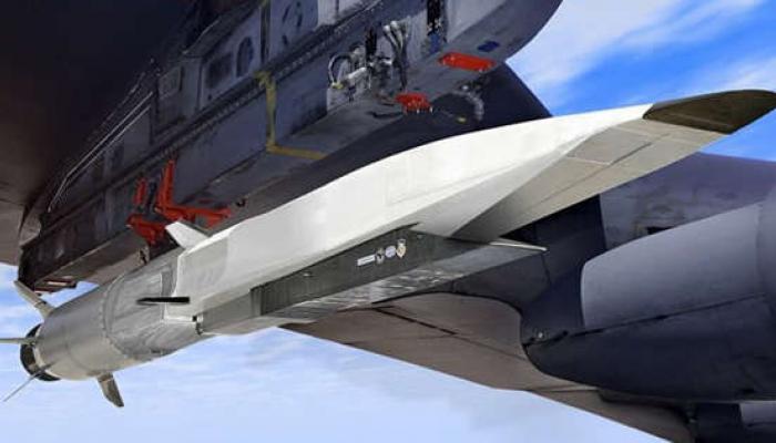 le premier essai d’un missile hypersonique lancé par voie aérienne effectué avec succès 
