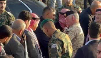 عاهل الأردن خلال تقديم واجب العزاء في العقيد الدلابيح