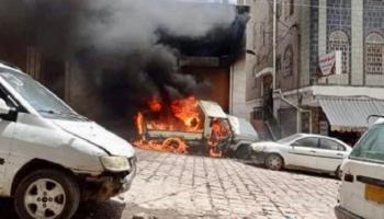 دورية تحترق إثر اشتباكات عصابات مسلحة للإخوان بتعز -أرشيفية
