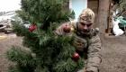 جشن کریسمس همزمان با گلوله‌باران در باخموت اوکراین (+ویدئو)