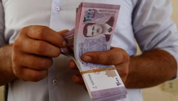 الدولار يستقر مقابل الليرة