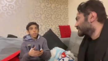 تامر حسني مع الطفل مصطفى