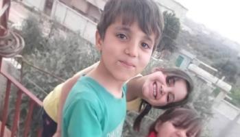 الطفل فواز القطيفان وشقيقتاه