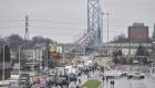 Les perturbations dans l'automobile liées au blocage d'un pont au Canada s'aggravent