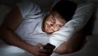استخدام الشاشات الإلكترونية قبل النوم.. ماذا يقول العلم في "الأضرار"؟