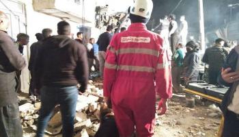 محاولات لاستخراج ناجين من موقع سقوط المنزل بطهران