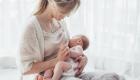 الرضاعة الطبيعية.. طبيبة تكشف فوائدها للأم والطفل